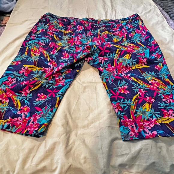 NEW PHOTOS! CAPRIS, FLORAL, SUMMER BLUE (Multicolour), SIZE 5X, BACK & COIN POCK - Picture 12 of 14